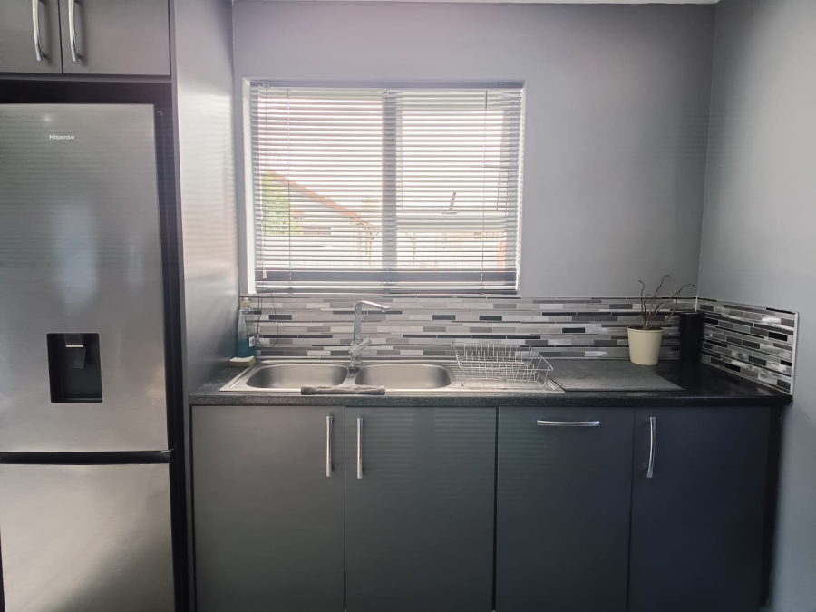 To Let 2 Bedroom Property for Rent in Heather Park Western Cape